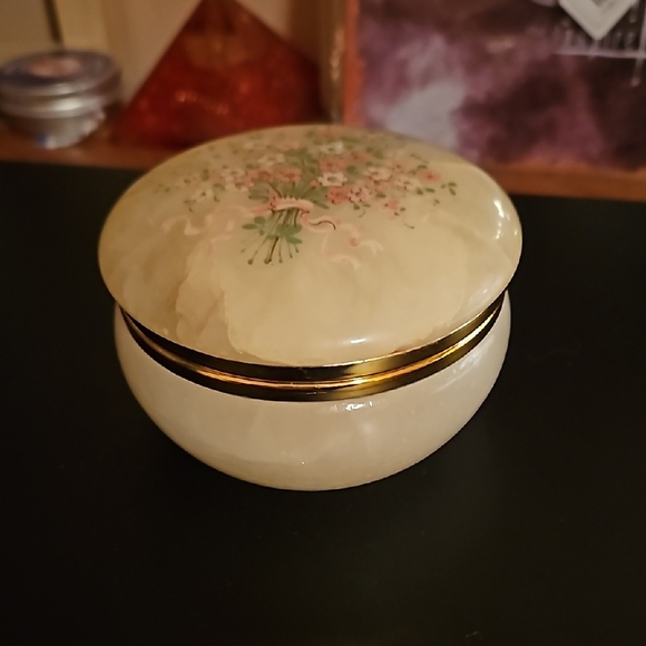 Floral Vintage alabaster Trinket Box - Picture 1 of 4